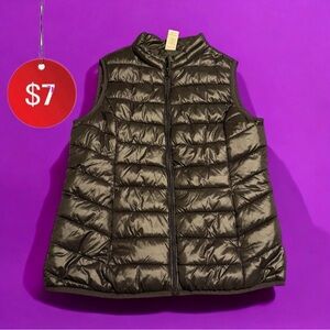 Time and Tru Women’s Puffer Vest – Black, Medium, Excellent Condition